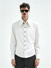 Striped long-pointed collar shirt