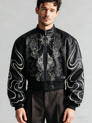 Cappotto in pelle ricamata a maniche corte con collo alto
