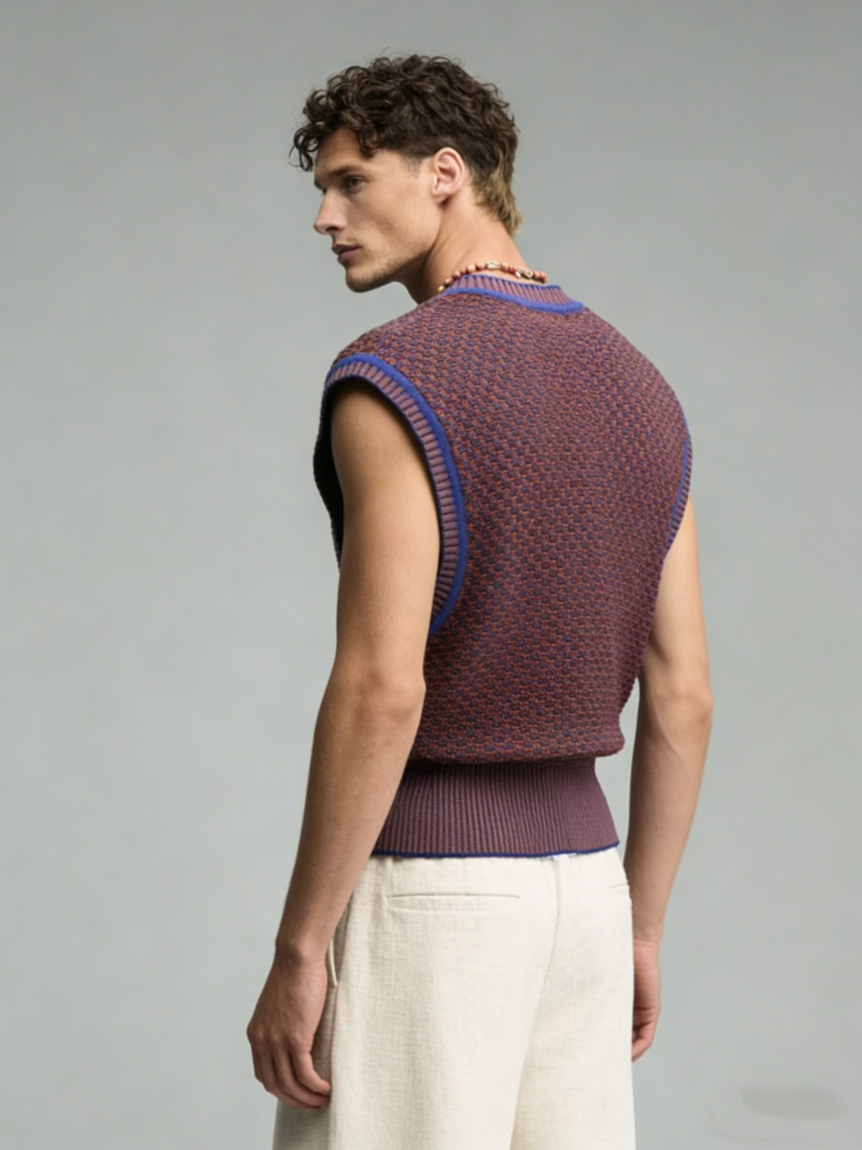 Knitted V-neck pullover