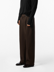Men’s casual straight-leg trousers in a coffee shade